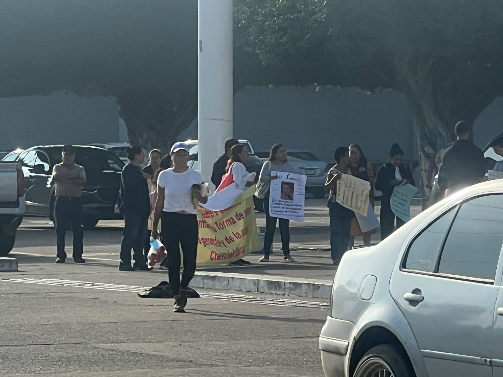 Normalistas de Oaxaca reanudan protestas con toma de caseta en Huitzo
